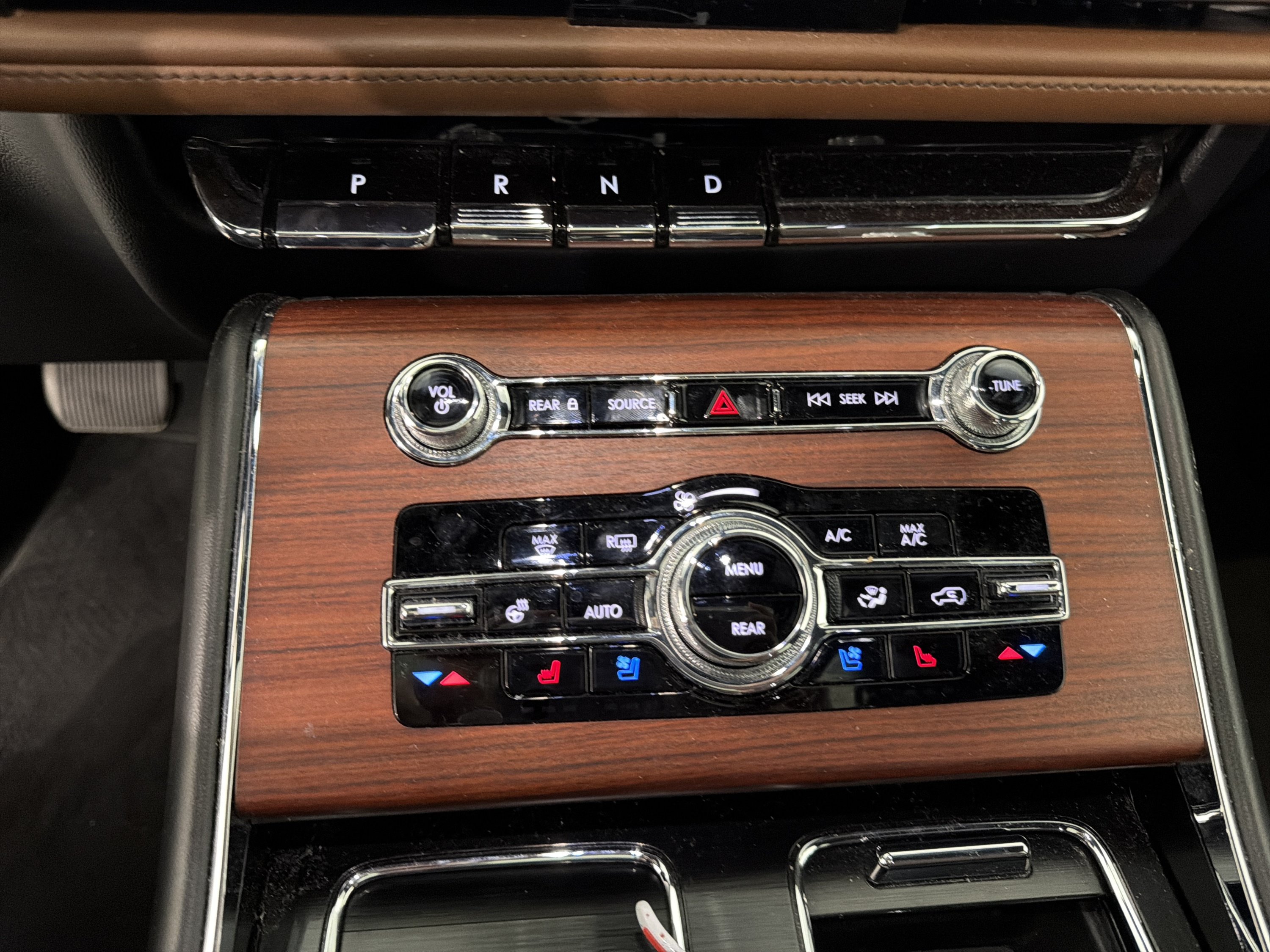 Used 2021 Lincoln Aviator Reserve w/ Equipment Group 202A AWD/4WD image 17
