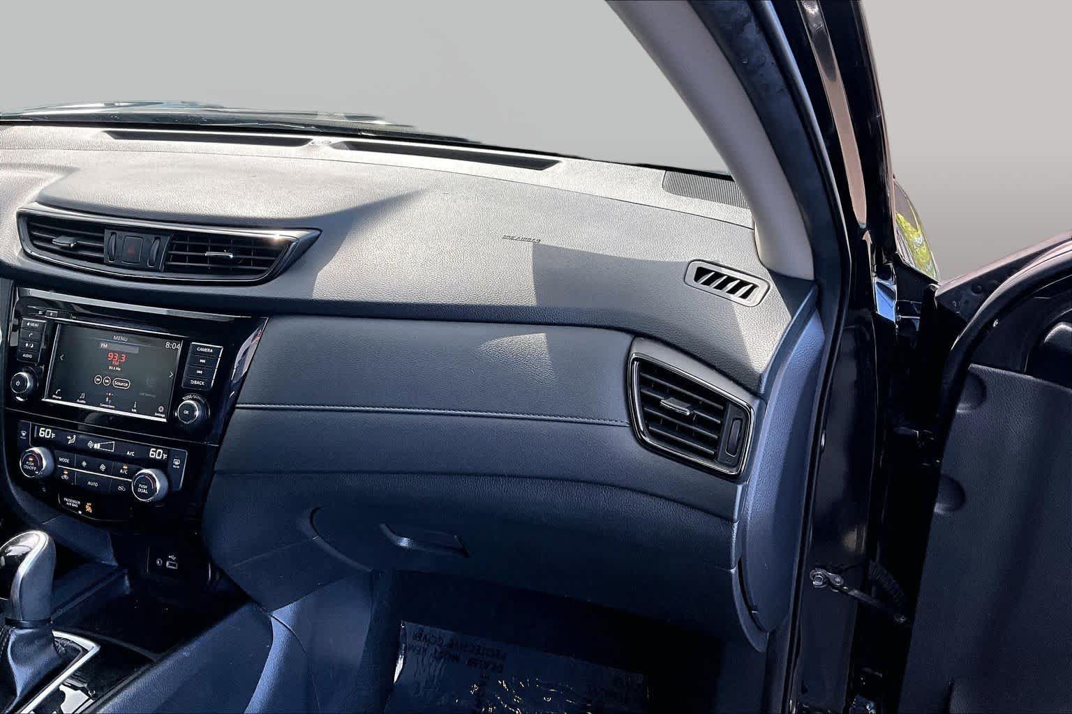 Certified 2019 Nissan Rogue SV FWD image 18