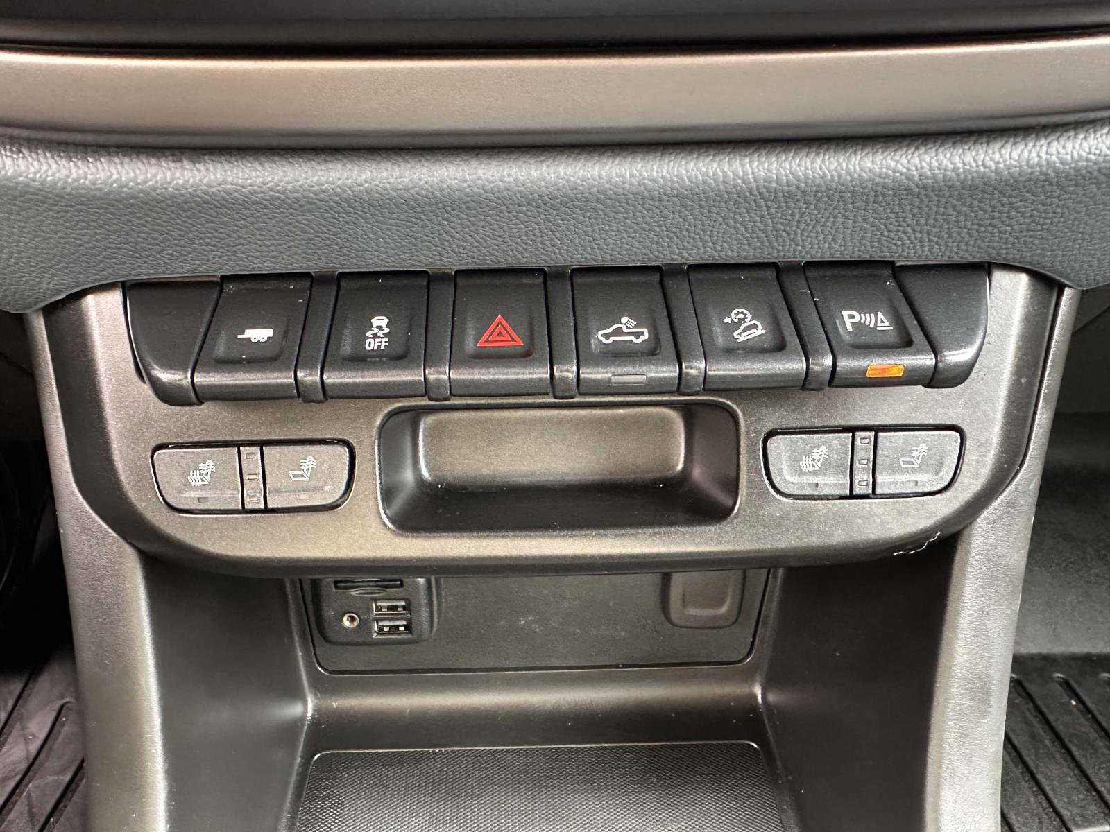 Used 2022 Chevrolet Colorado Z71 AWD/4WD image 25