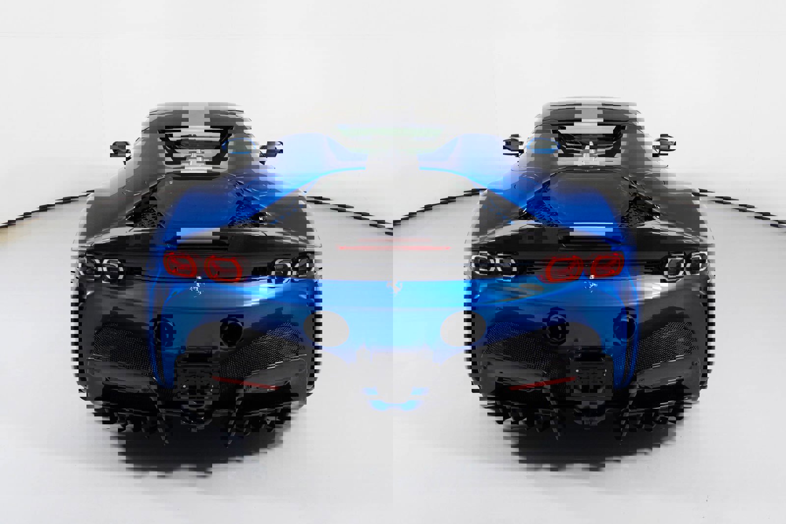 Used 2022 Ferrari SF90 Spider image 9