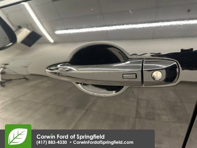 Used 2025 Nissan Rogue SV image 21