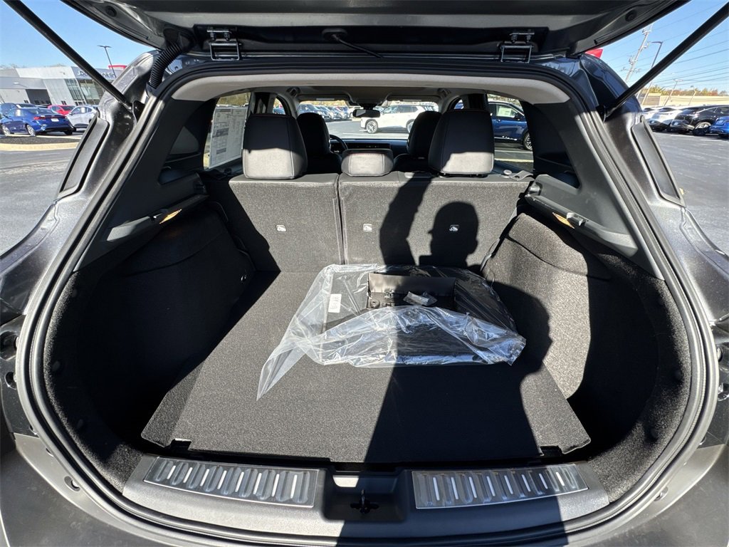 New 2026 Nissan Kicks SR w/ SR Premium Package image 24