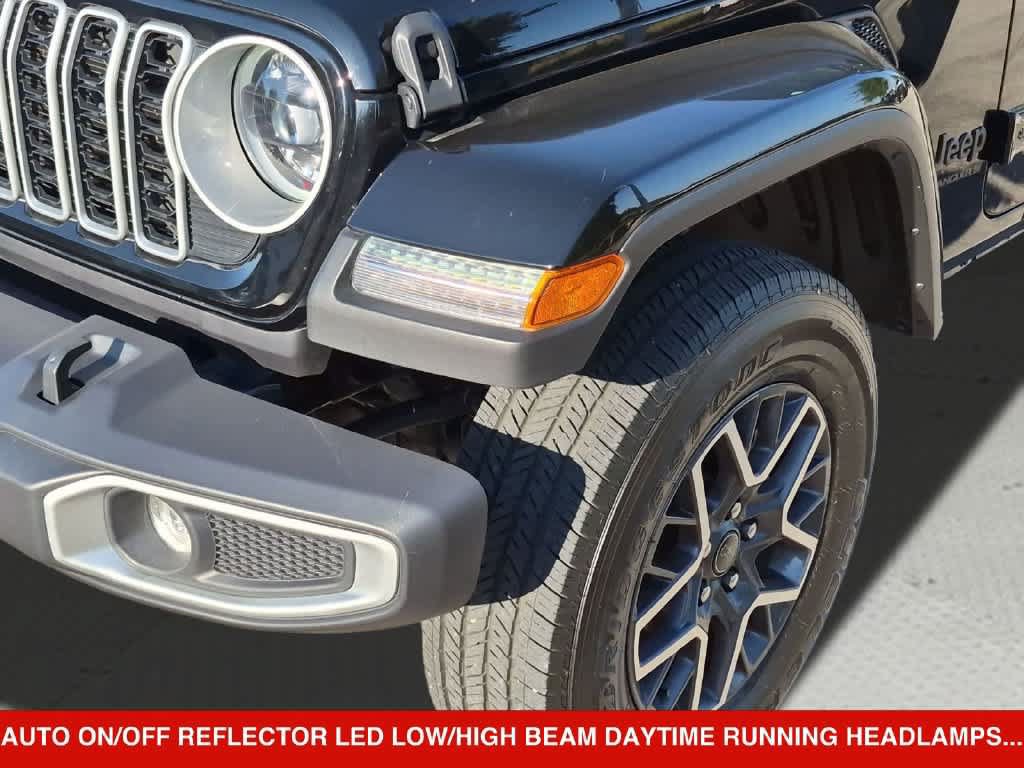 Used 2026 Jeep Wrangler Unlimited Sahara AWD/4WD image 11