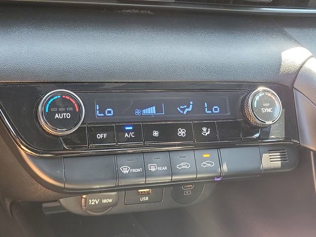 Used 2025 Hyundai Elantra Sport image 13