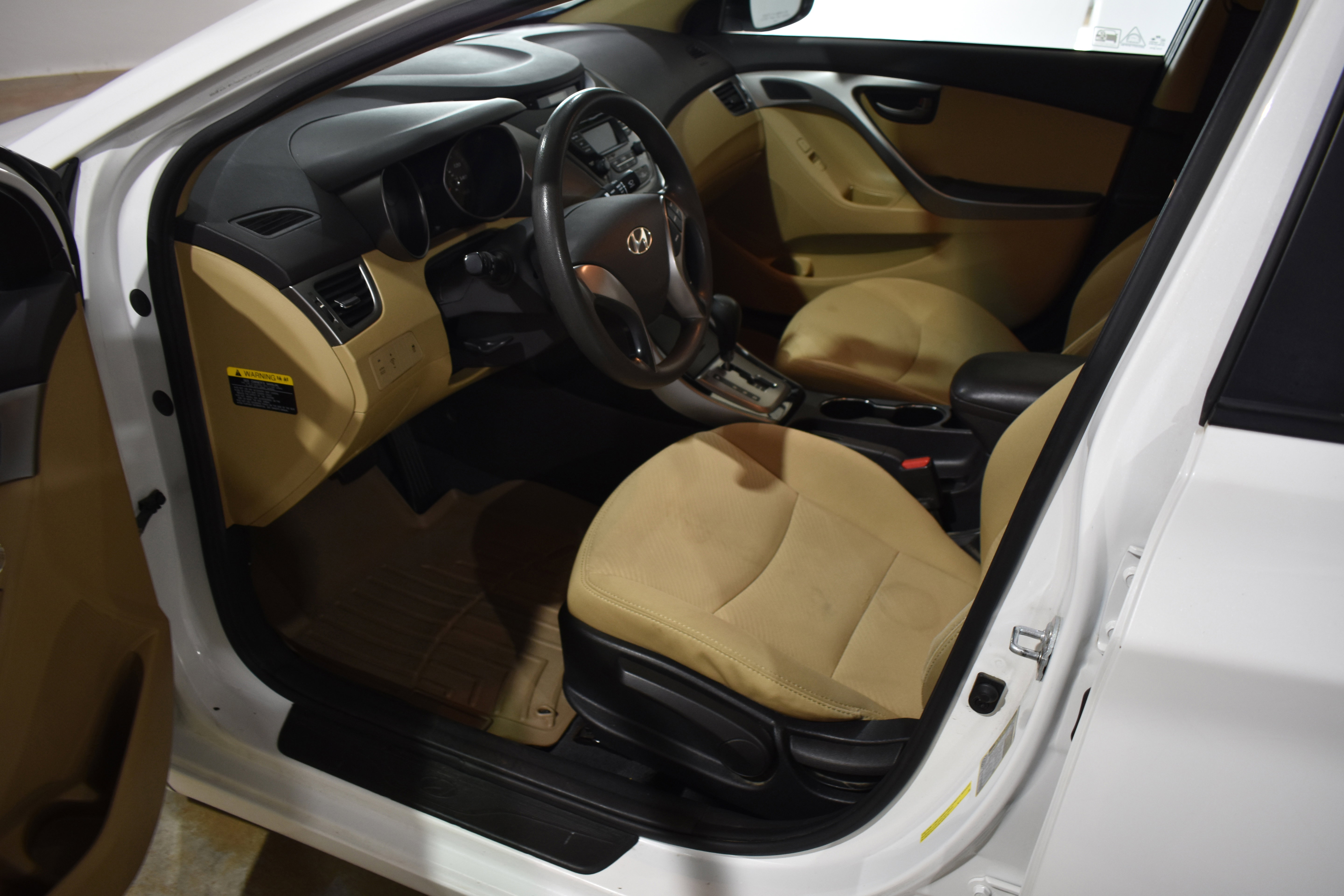 Used 2013 Hyundai Elantra GLS image 12