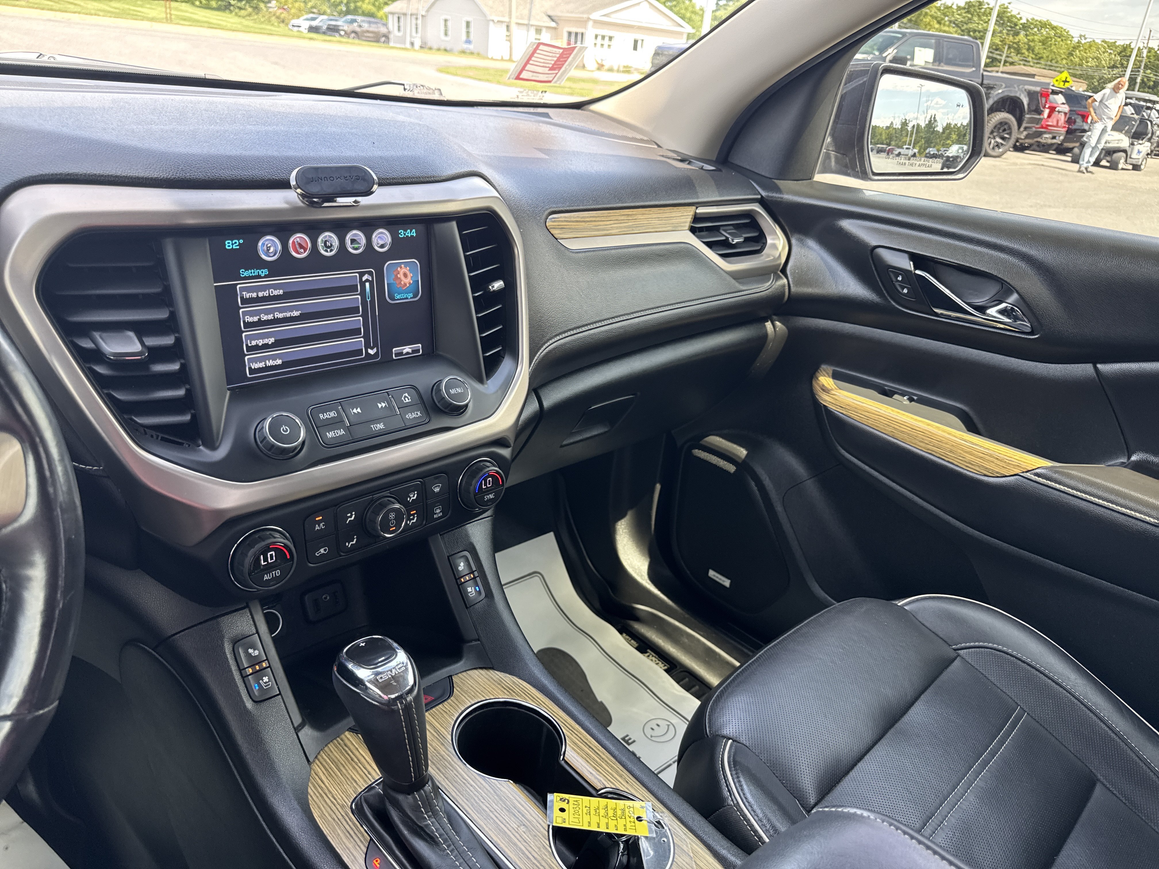 Used 2018 GMC Acadia Denali w/ Technology Package AWD/4WD image 23