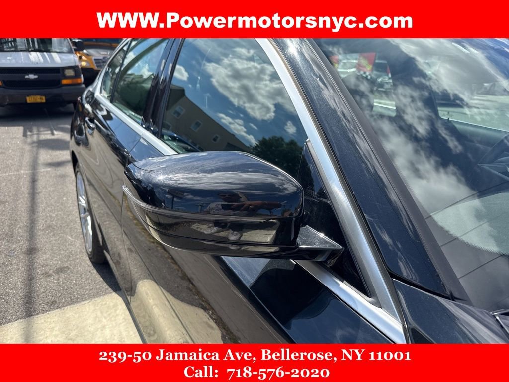 Used 2024 BMW 330e xDrive w/ Convenience Package image 10