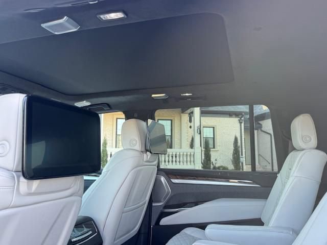 Used 2026 Cadillac Escalade ESV Platinum Sport w/ LPO, Floor Liner Package image 19