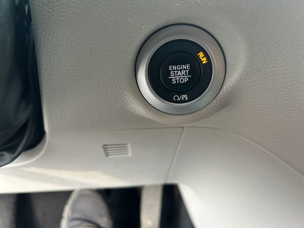 Certified 2022 Chrysler Voyager LX FWD image 24