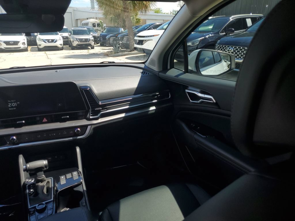Used 2025 Kia Sportage EX FWD image 22