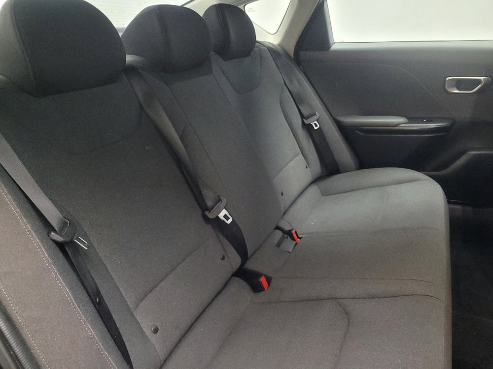 Used 2025 Kia K4 LX image 19