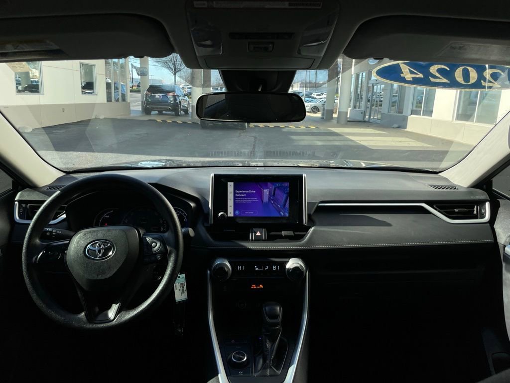 Used 2024 Toyota RAV4 LE image 10