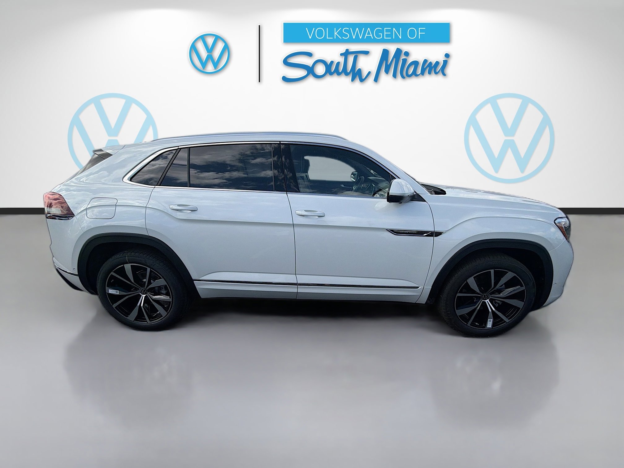 New 2026 Volkswagen Atlas Cross Sport SEL Premium R-Line image 8