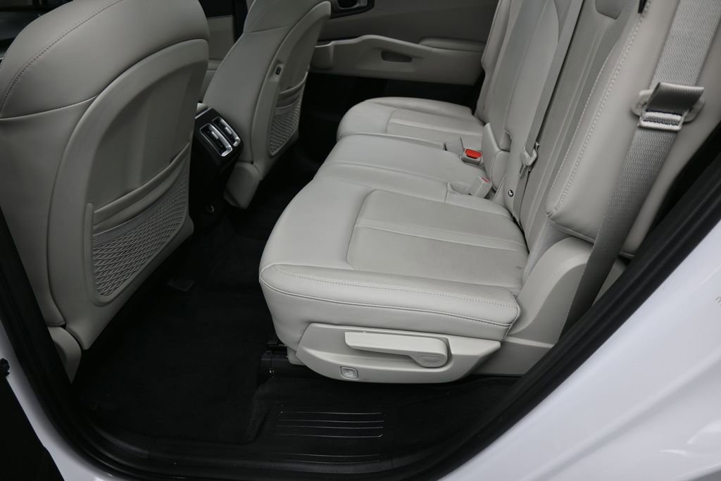Used 2024 Kia Sorento S w/ Panoramic Sunroof Package FWD image 37