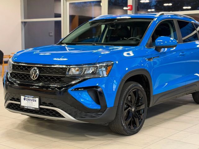 Used 2022 Volkswagen Taos SE image 3