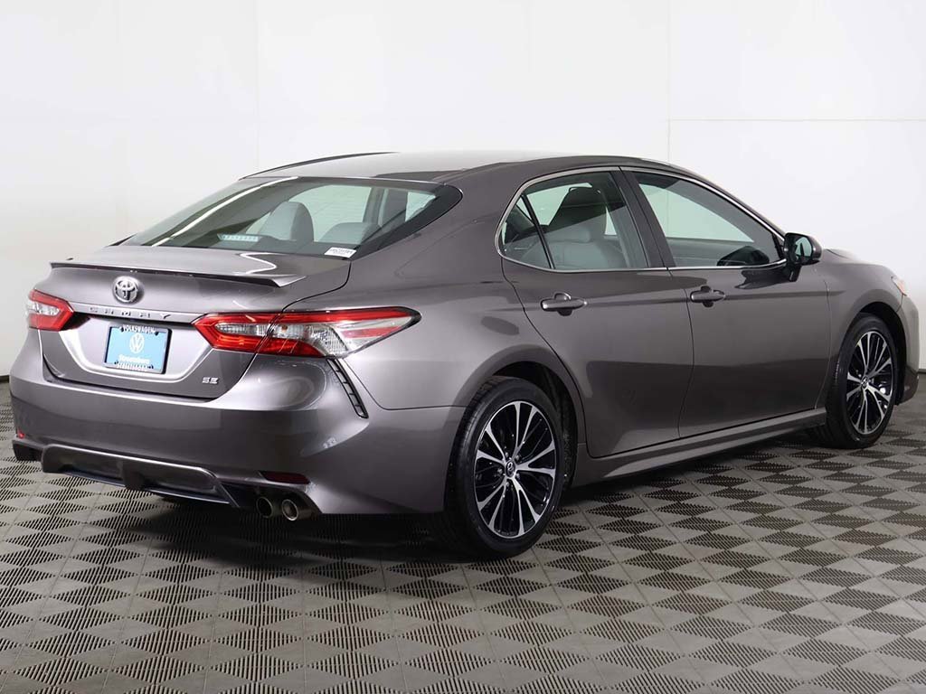 Used 2018 Toyota Camry SE image 7