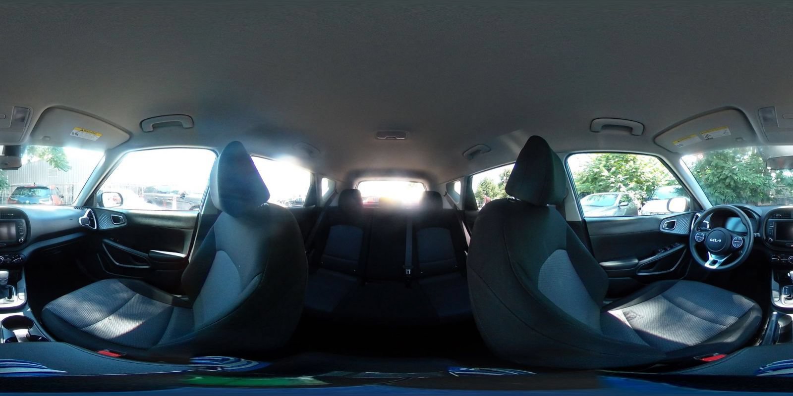 Used 2025 Kia Soul LX w/ LX Technology Package FWD image 39