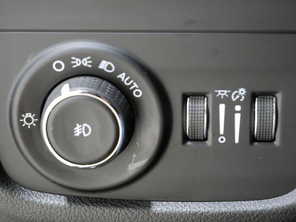 Used 2022 Jeep Grand Cherokee Summit w/ Adv Protech Group IV image 16