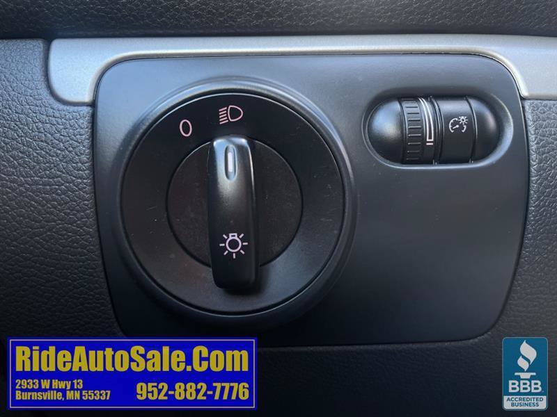Used 2009 Volkswagen Rabbit S w/ Cold Weather Pkg FWD image 37