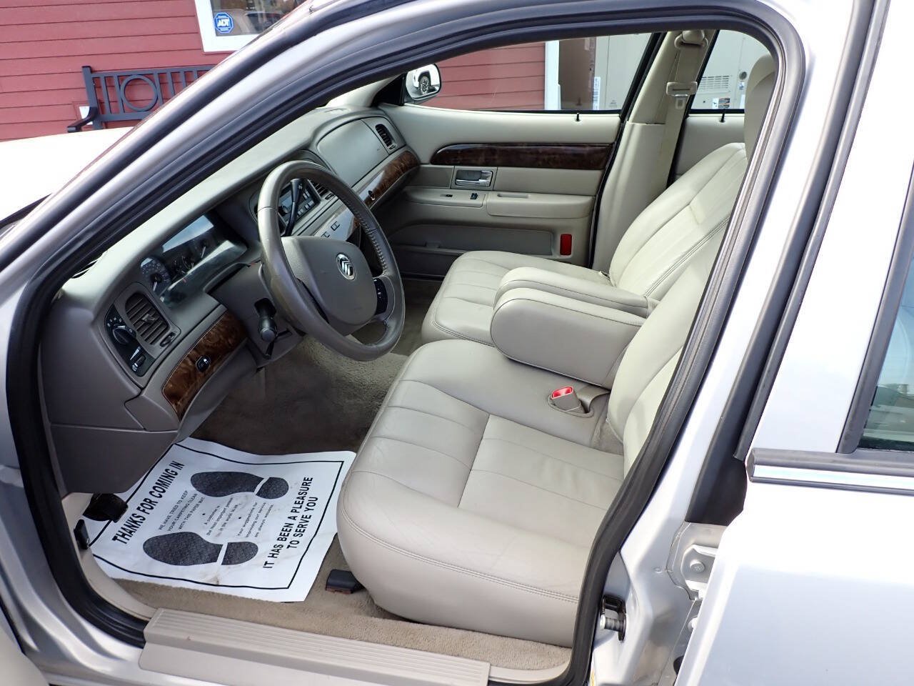 Used 2011 Mercury Grand Marquis LS RWD image 7