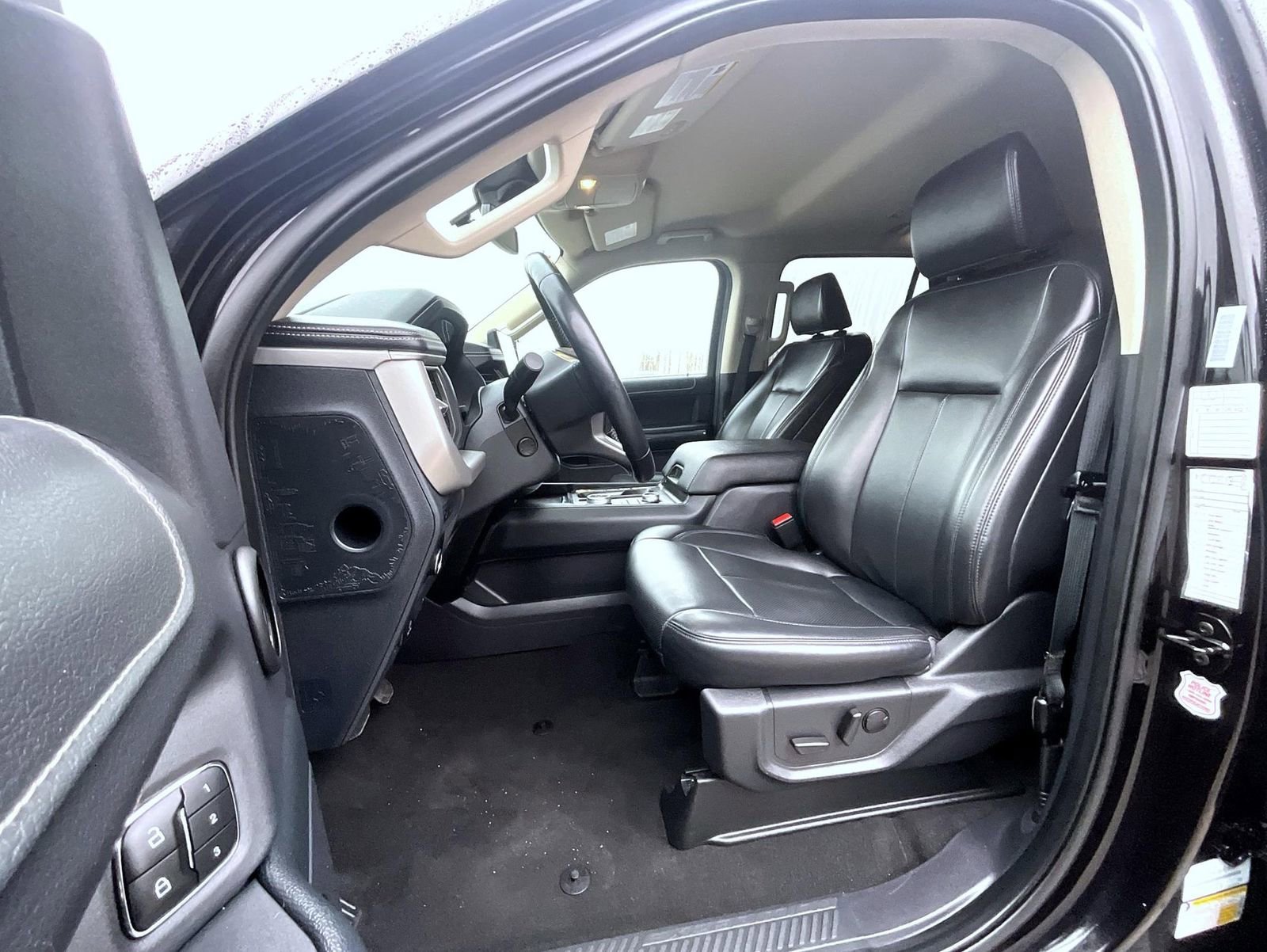 Used 2024 Ford Expedition XLT image 10