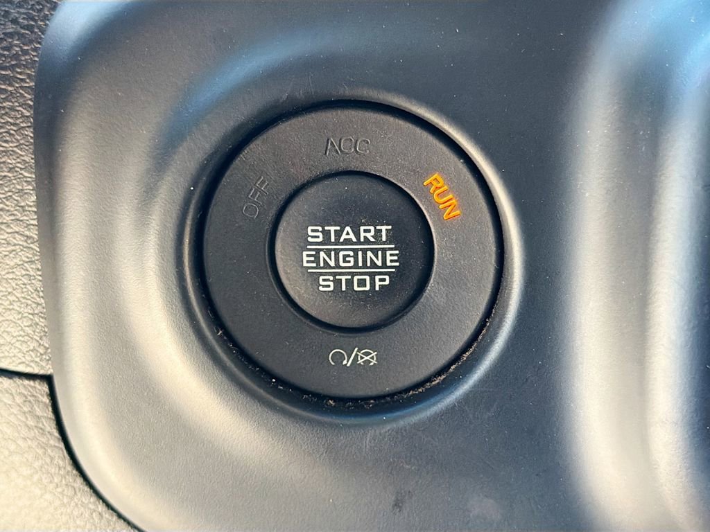 Used 2023 Jeep Gladiator Sport image 31