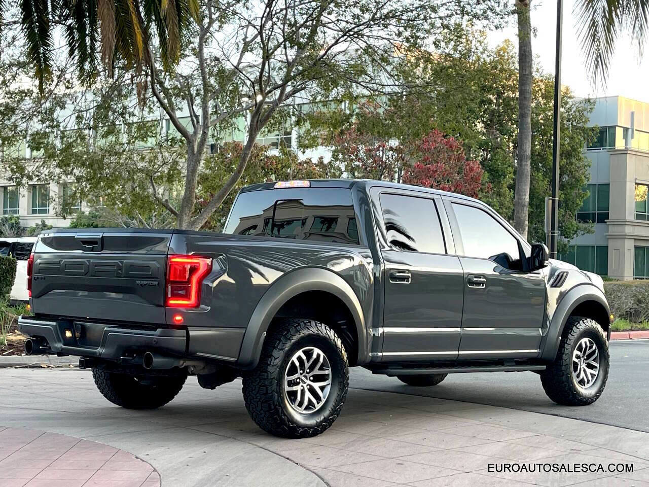 Used 2018 Ford F150 Raptor w/ Equipment Group 802A Luxury image 7