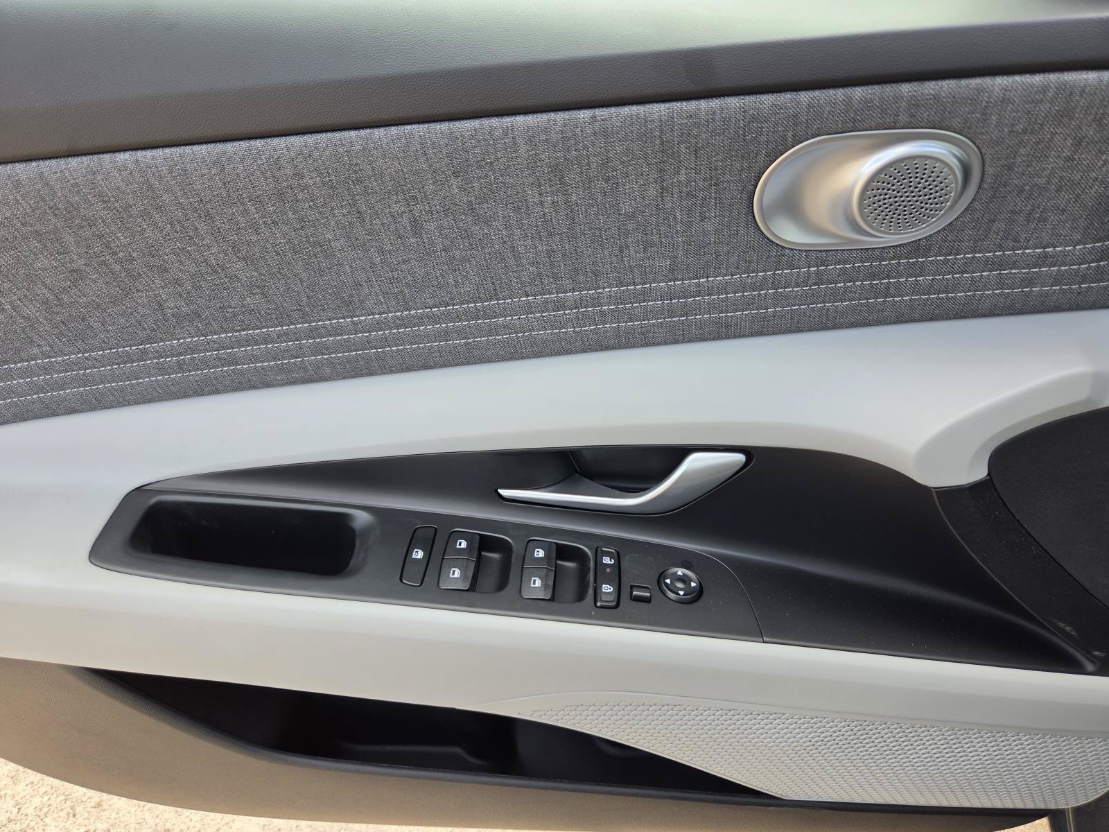 New 2026 Hyundai Elantra SEL Sport FWD image 13
