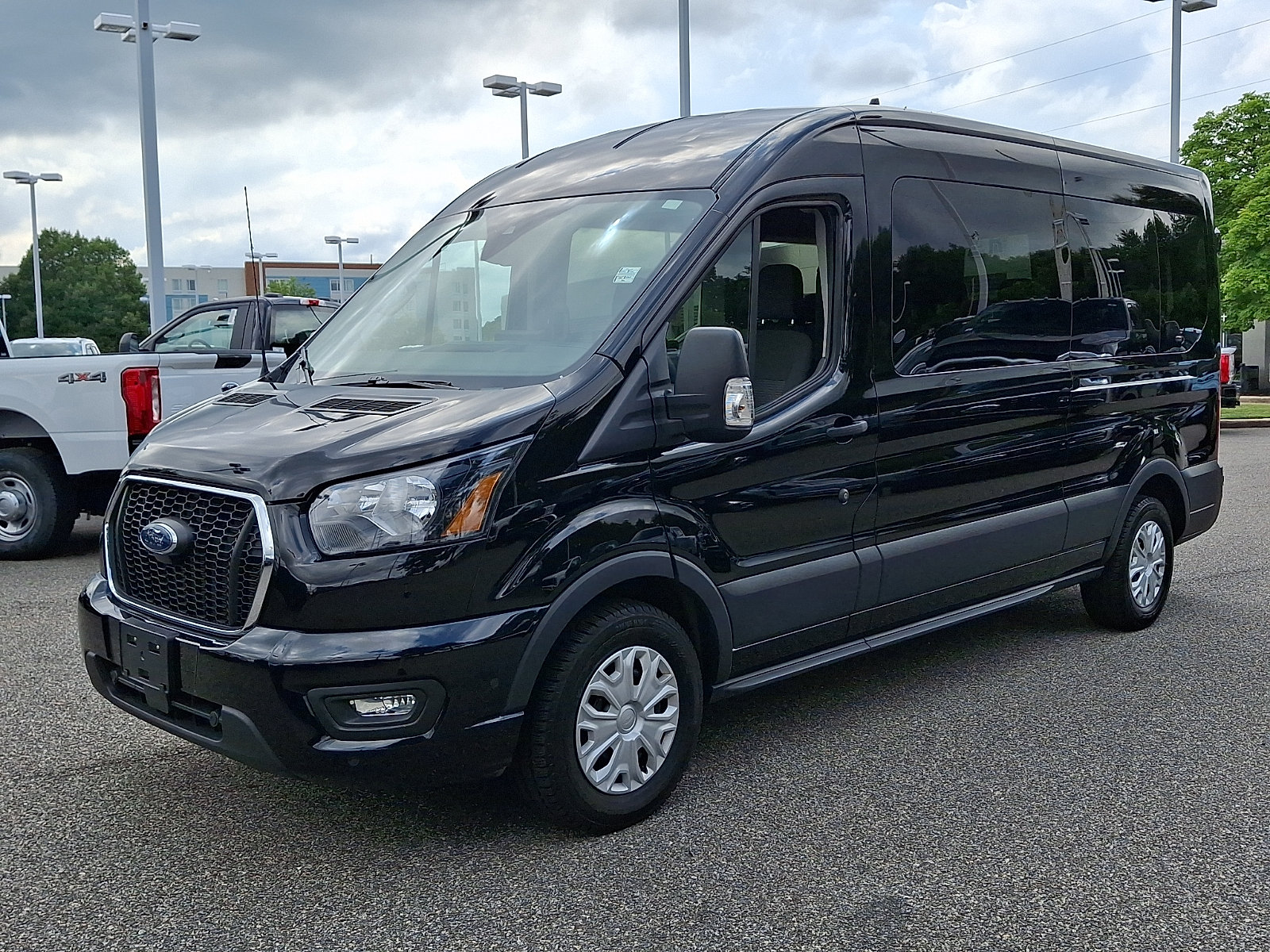 Certified 2025 Ford Transit 350 XLT RWD image 5