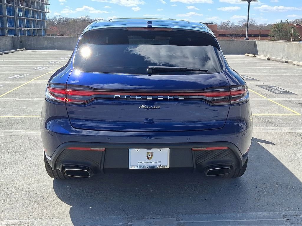 Used 2025 Porsche Macan image 9