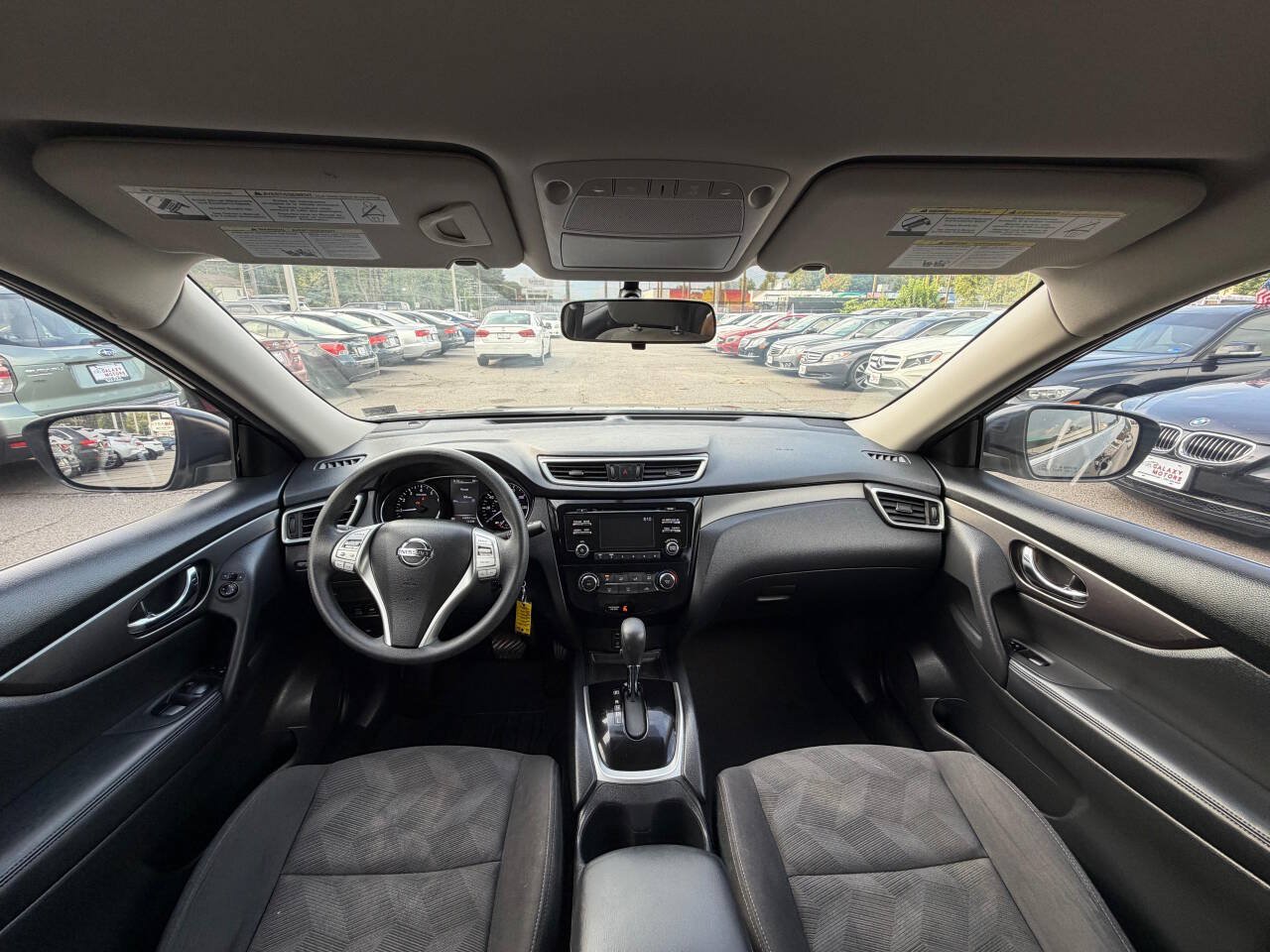 Used 2016 Nissan Rogue S AWD/4WD image 9
