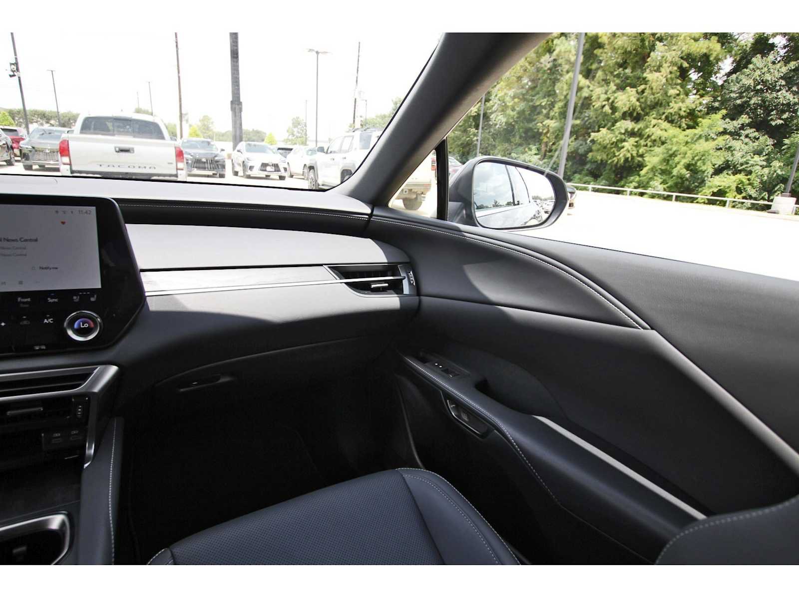 Used 2025 Lexus RX 350 Premium FWD image 8