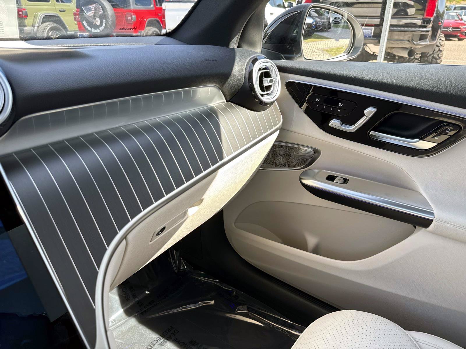 New 2027 Mercedes-Benz GLC 300 image 26