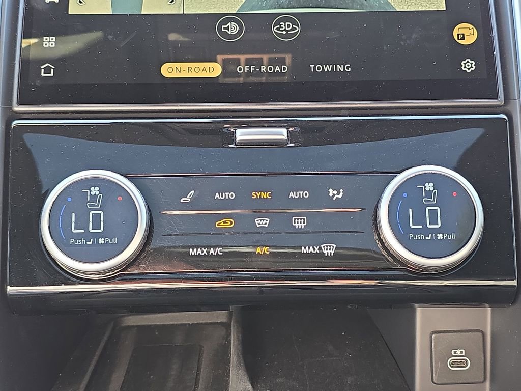 Certified 2024 Land Rover Discovery Dynamic SE AWD/4WD image 27