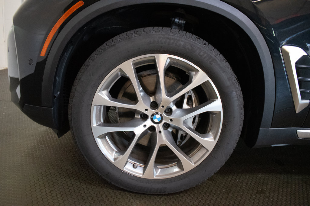 Used 2026 BMW X5 xDrive40i w/ Climate Comfort Package AWD/4WD image 9