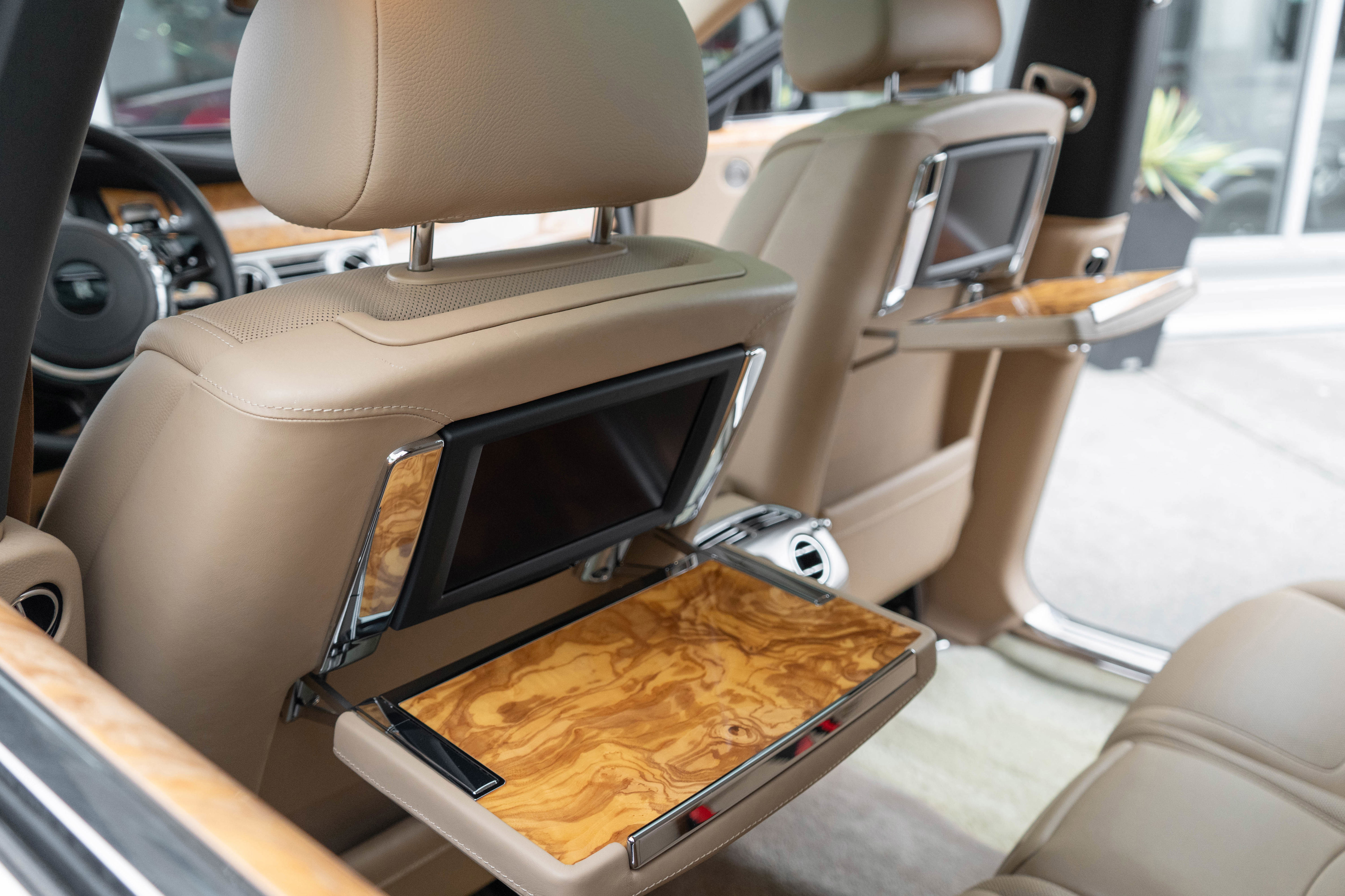 Used 2017 Rolls-Royce Ghost image 46