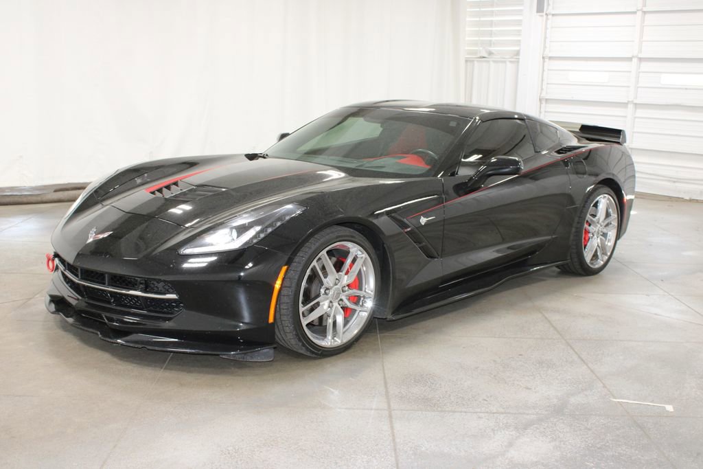 Used 2017 Chevrolet Corvette Stingray Coupe RWD image 4