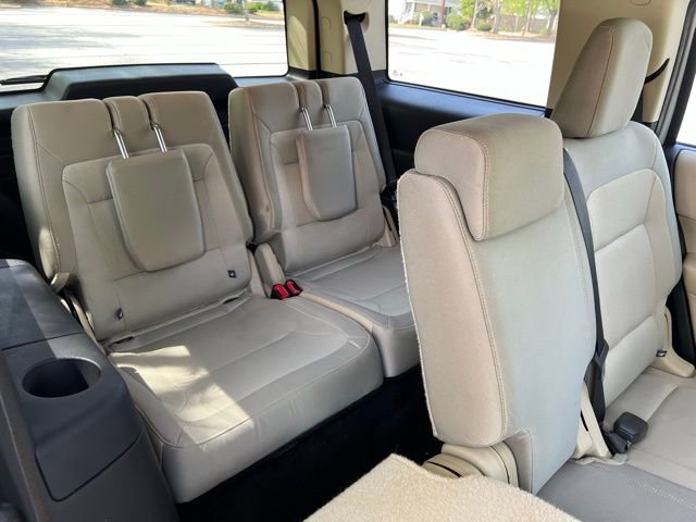 Used 2019 Ford Flex SE image 25