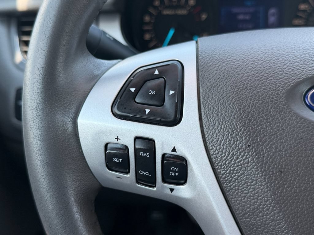 Used 2013 Ford Edge SEL FWD image 23
