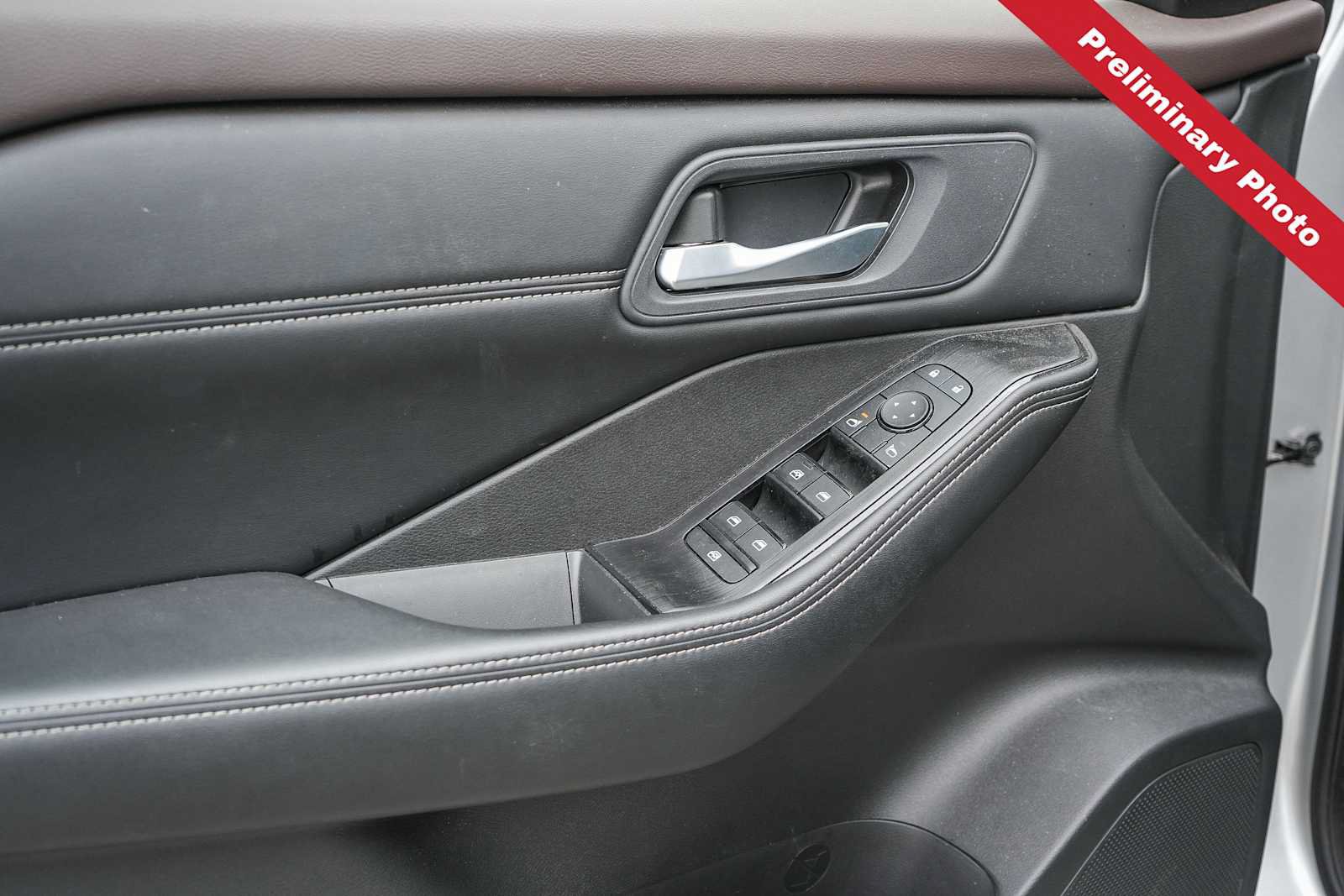 Used 2023 Nissan Rogue SV w/ SV Premium B Package FWD image 18