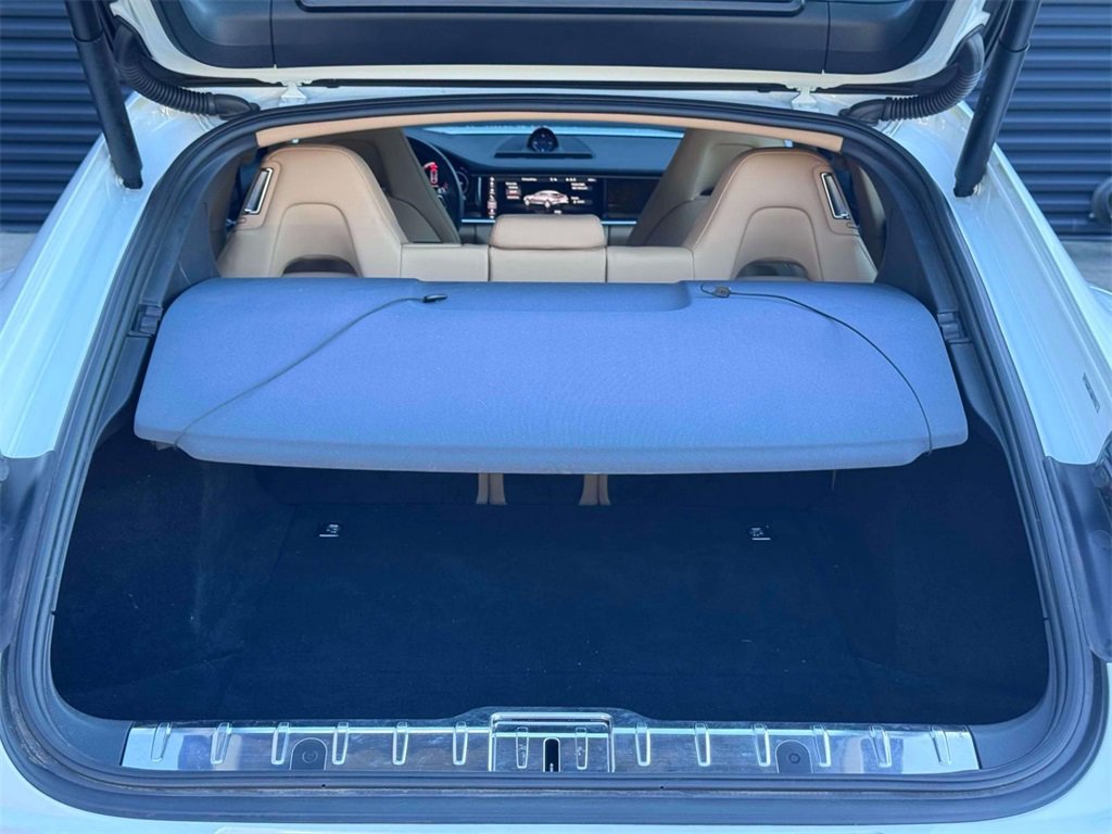 Used 2021 Porsche Panamera image 28