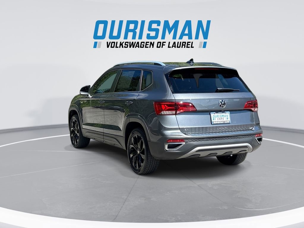 Used 2023 Volkswagen Taos SE w/ Black Wheel Package FWD image 6