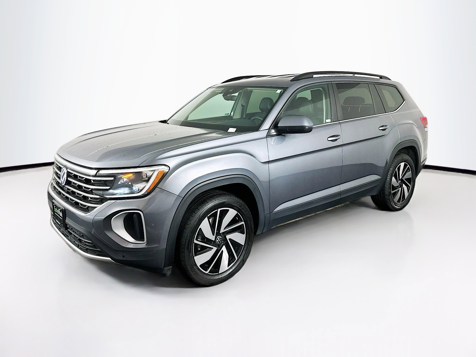 Used 2024 Volkswagen Atlas SE image 3