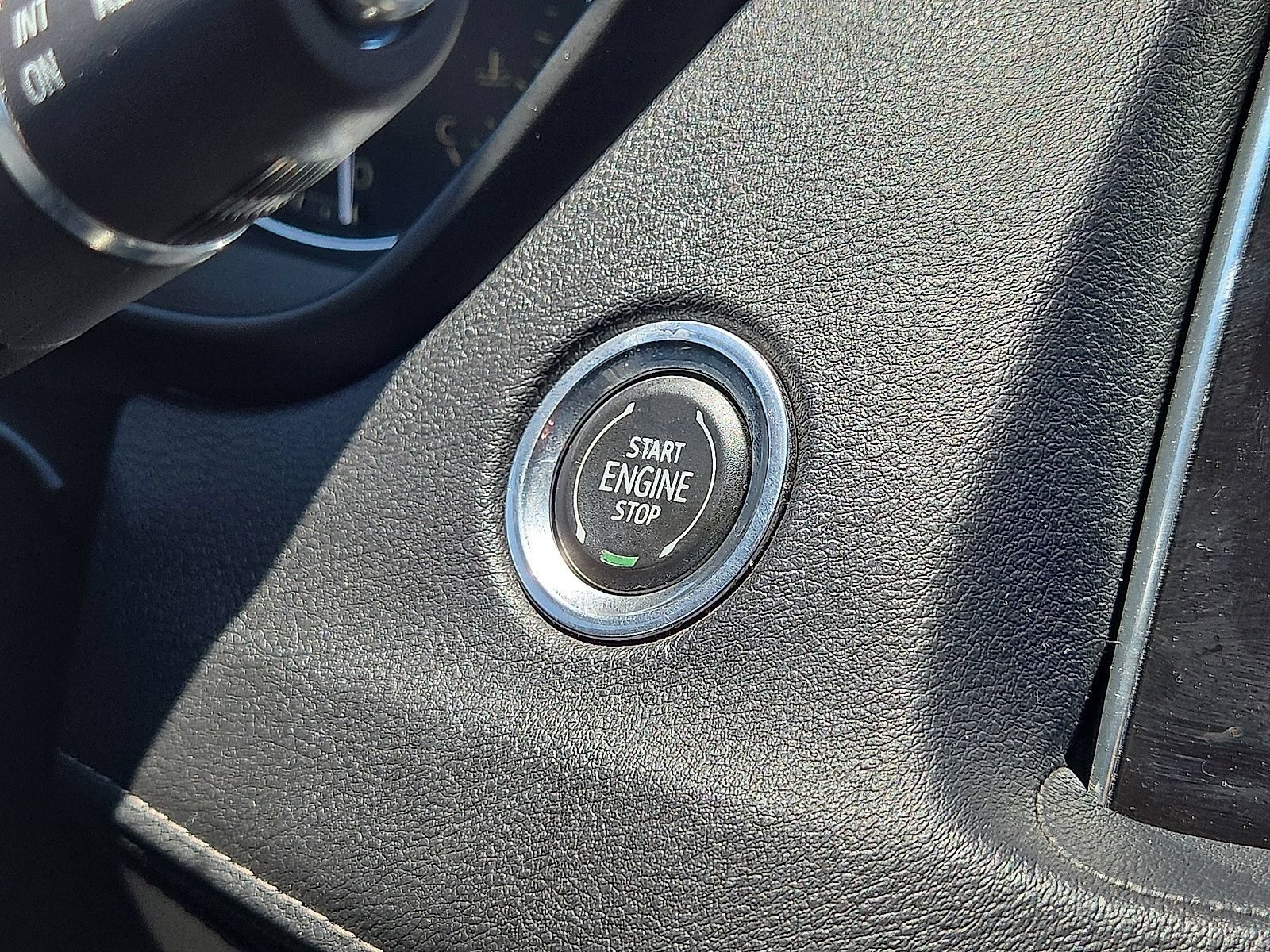 Used 2019 Cadillac XT4 Luxury FWD image 31