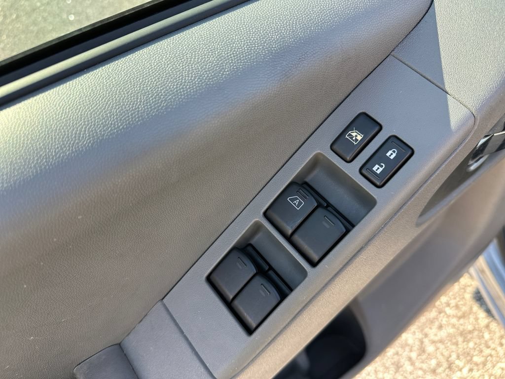 Used 2018 Nissan Frontier SV RWD image 23