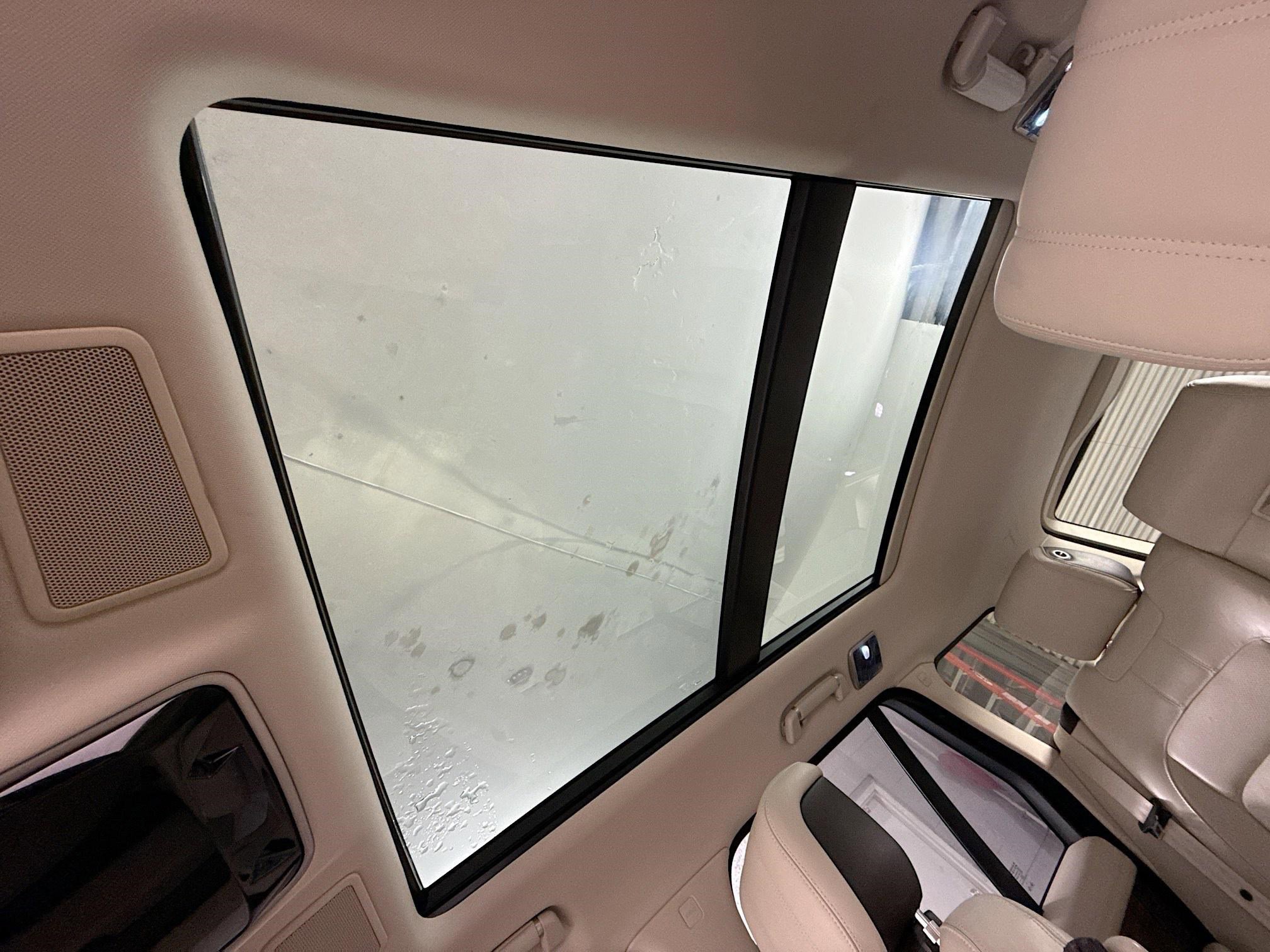 Used 2020 Land Rover Range Rover HSE image 41