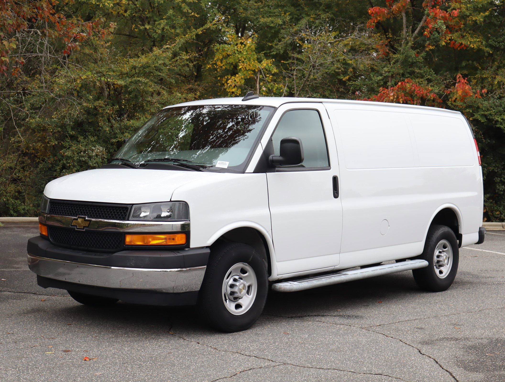 Used 2024 Chevrolet Express 2500 w/ Driver Convenience Package image 5