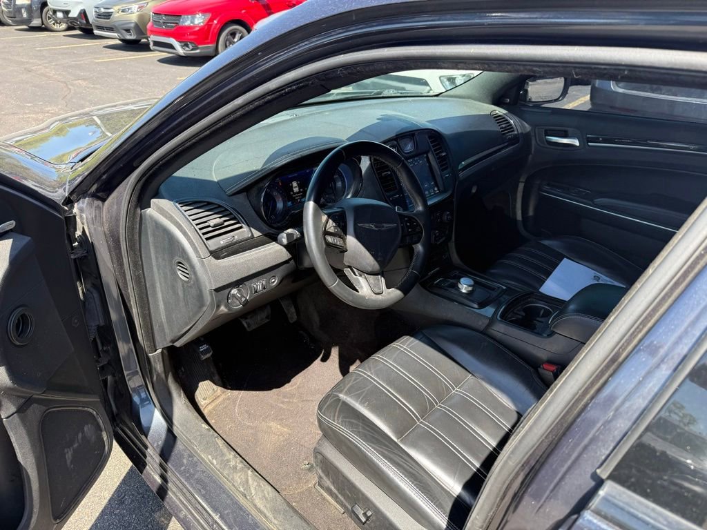 Used 2018 Chrysler 300 S AWD/4WD image 8