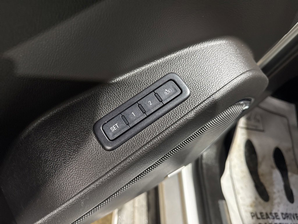 Used 2015 Chevrolet Suburban LTZ image 16