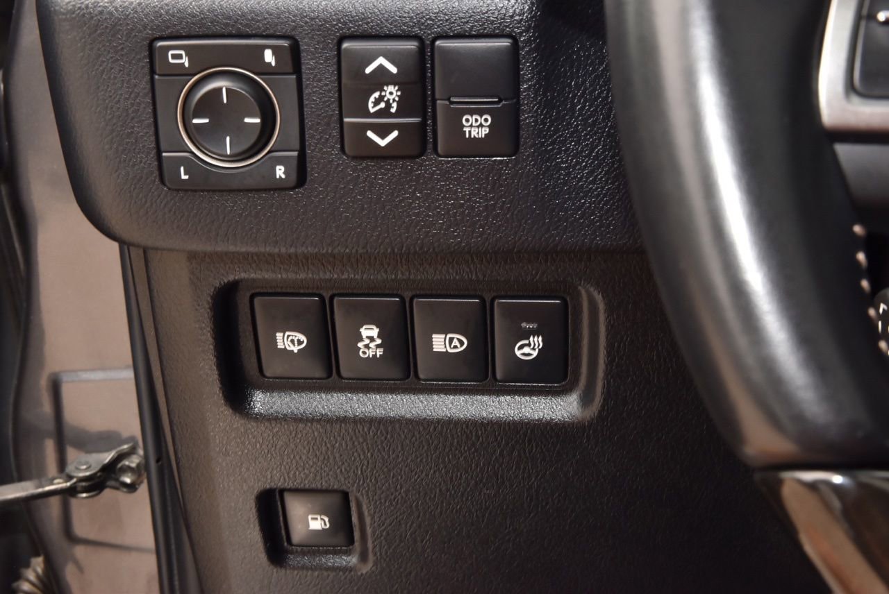 Used 2023 Lexus GX 460 Premium w/ Accessory Package AWD/4WD image 33